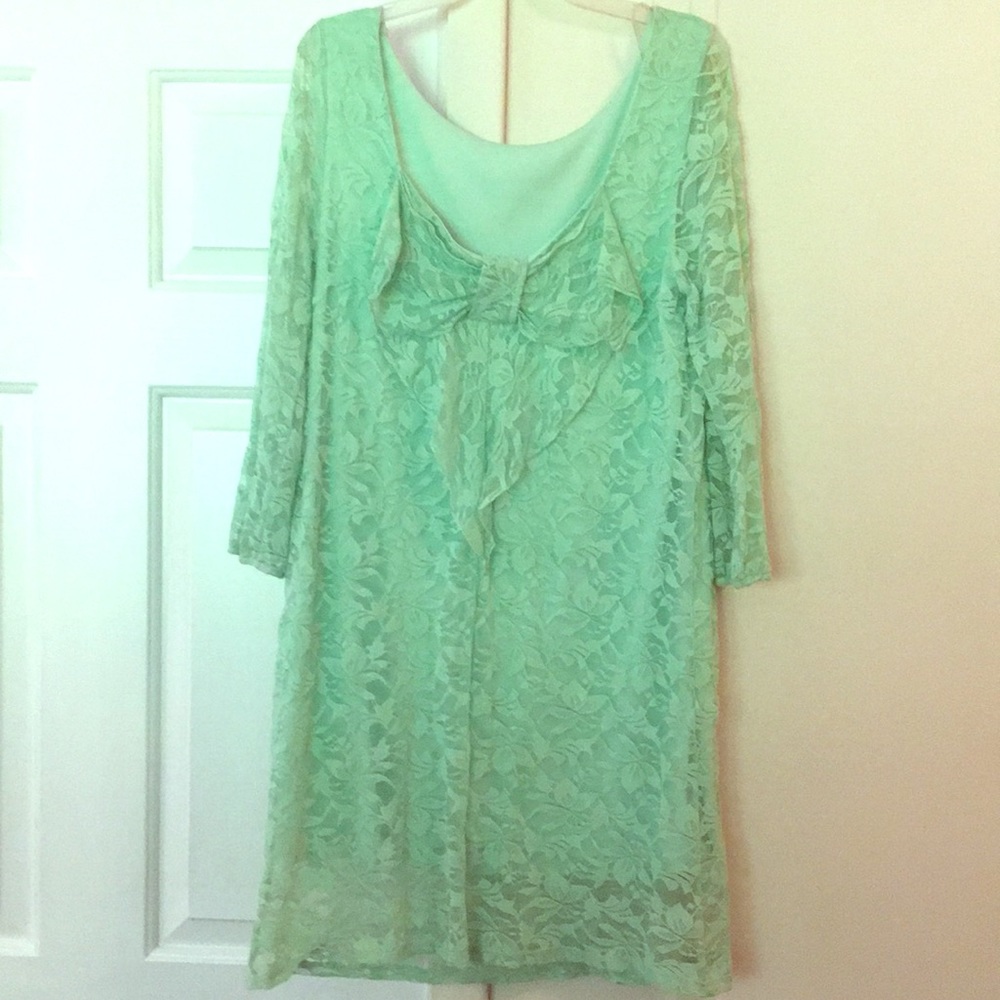 Coveted clothing mint green lace dress .